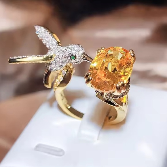 Hummingbird Royal Champagne Crystal Ring - Picture 6 of 8